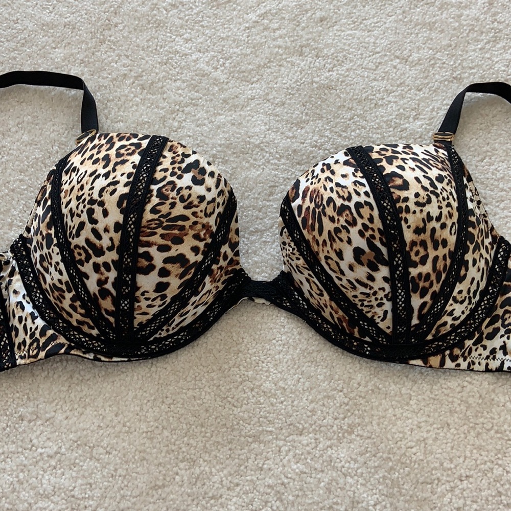 Victoria’s Secret Very Sexy bra